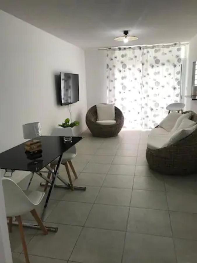 Meuble De Standing Au Coeur Des Commodites Schoelcher Kültér fotó