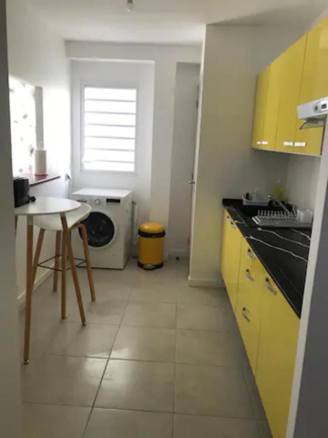 Meuble De Standing Au Coeur Des Commodites Schoelcher Kültér fotó